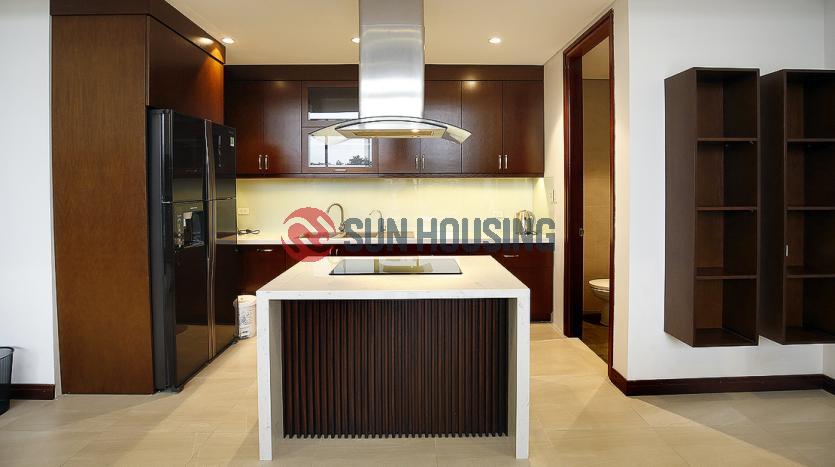 Apartment Tay Ho with 02 bedrooms, garage, full services