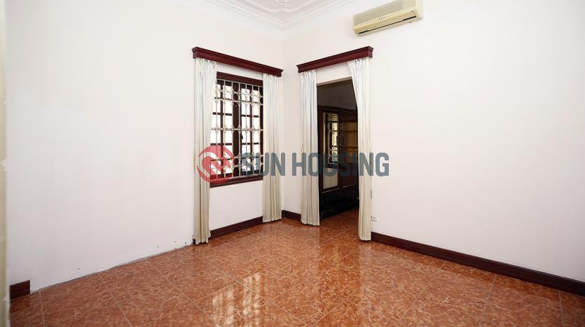 03-floor house in Westlake with 4 bedrooms and large courtyard