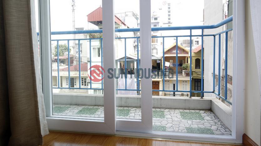 Good deal 90m2 2 bedroom apartment in Tay Ho