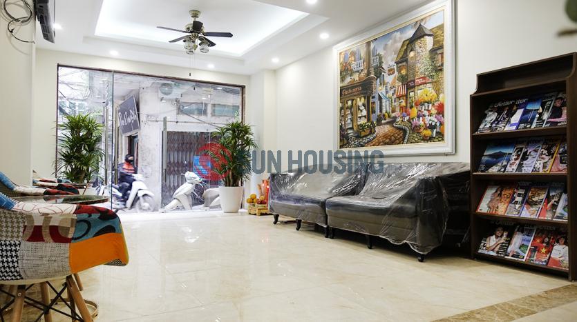 One bedroom apartment Ba Dinh Hanoi – brand new and tidy