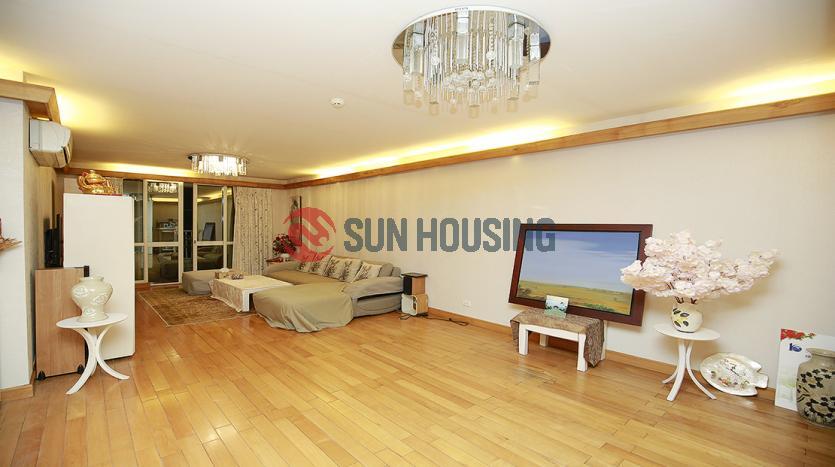 Apartment Ciputra P building extremely large for 04 bedrooms