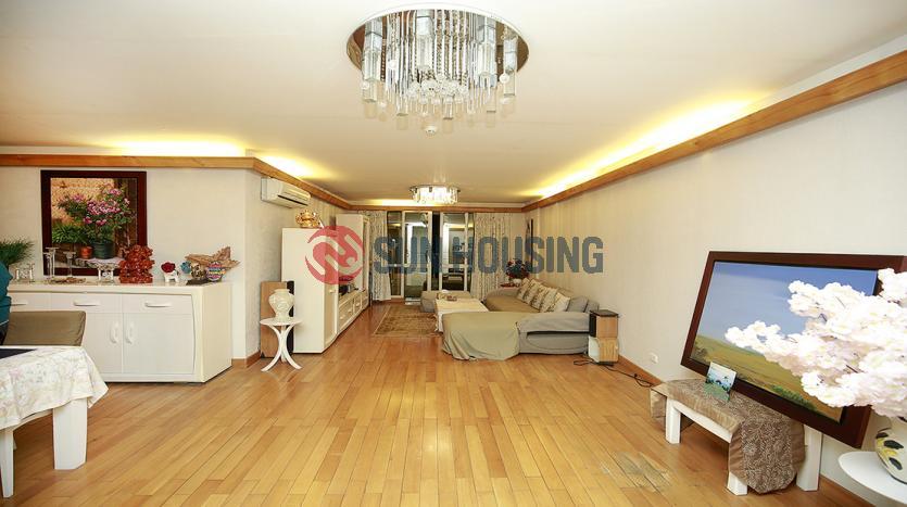 Apartment Ciputra P building extremely large for 04 bedrooms