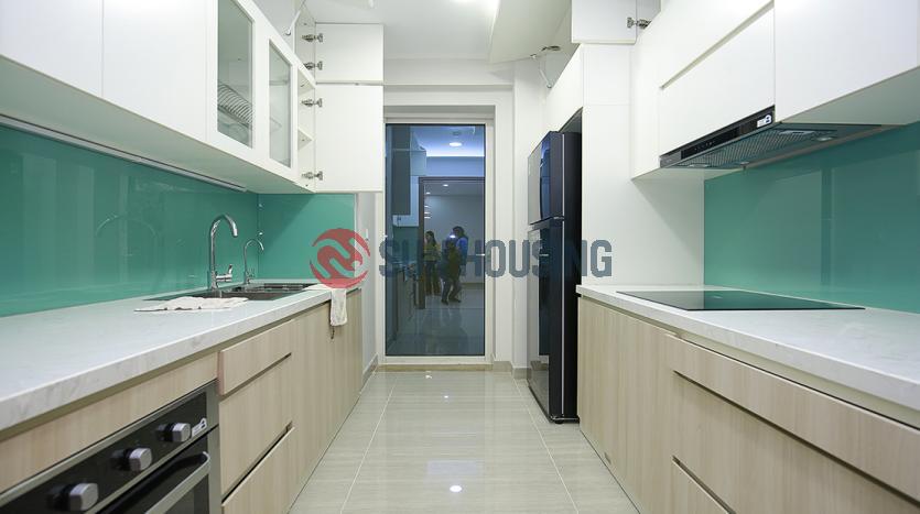 3-bedroom modern apartment for rent in Ciputra L3 building