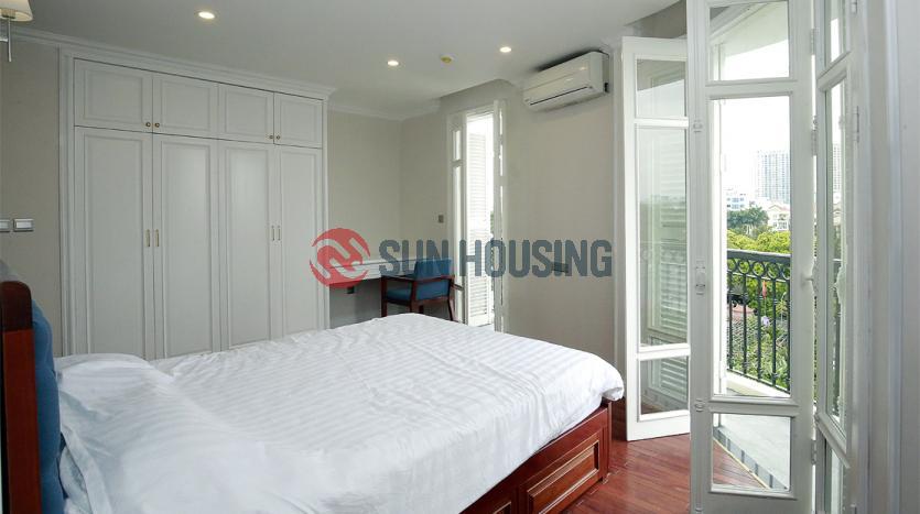 Large one-bedroom serviced apartment in Tay Ho, Xom Chua