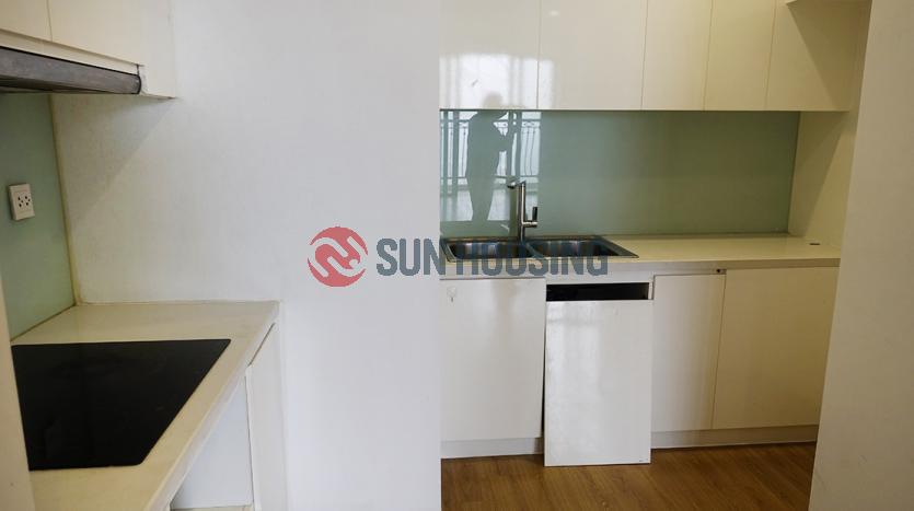 Unfurnished 3 bedroom apartment in Royal City R6