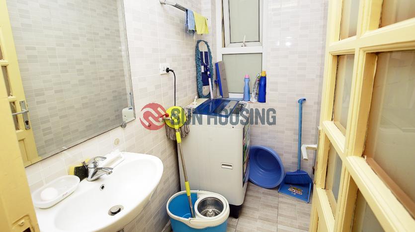 Large one-bedroom serviced apartment in Tay Ho with lake view