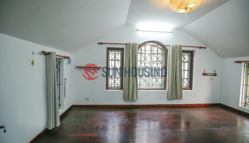 House in Tay Ho, To Ngoc Van, 360m2 with 4 bedrooms