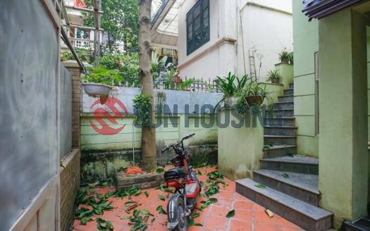 House in Tay Ho, To Ngoc Van, 360m2 with 4 bedrooms