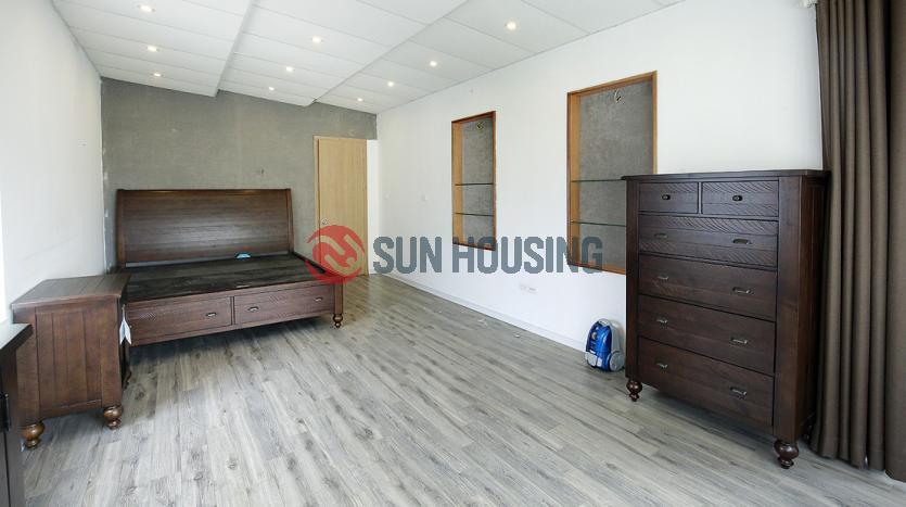 Duplex serviced apartment in Tay Ho 03-bed with balcony