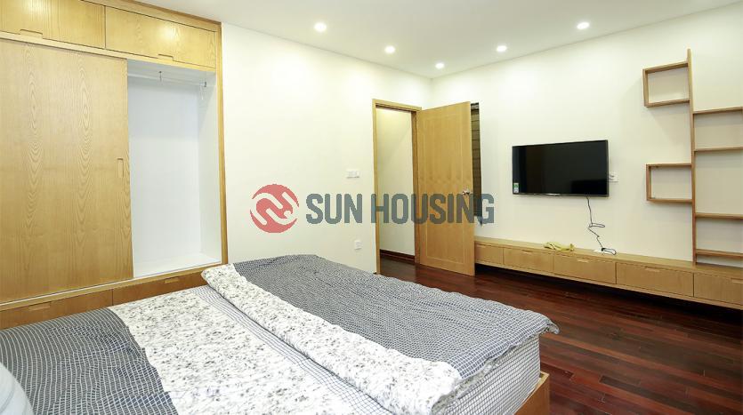 Serviced apartment in Tay Ho 90m2 for 2 bedrooms