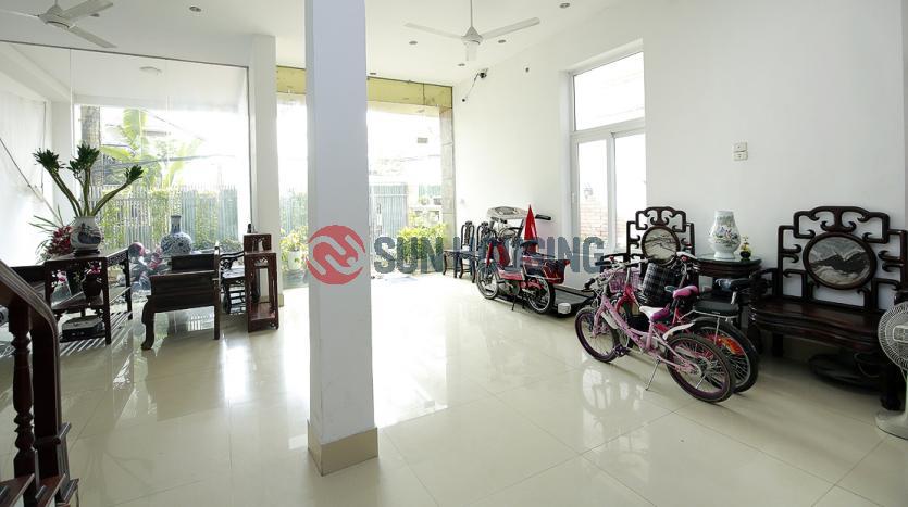 Lake view 1-bedroom apartment for rent in Tay Ho, 80 sqm