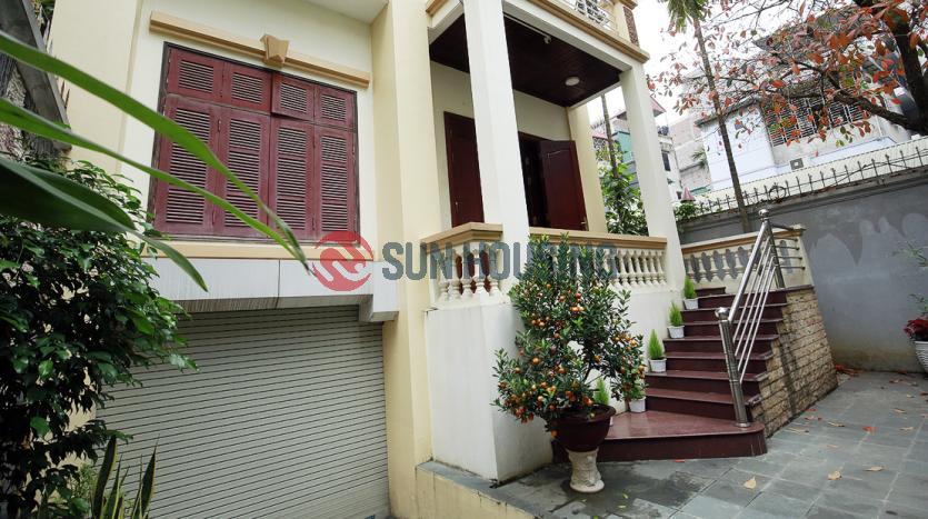House in Tay Ho, Lac Long Quan with 4 floors, 4 bedrooms