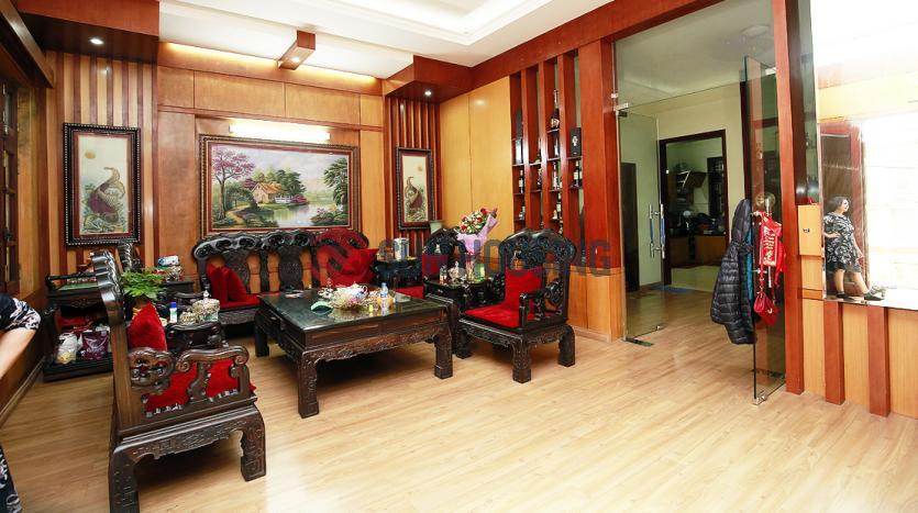 House in Tay Ho, Lac Long Quan with 4 floors, 4 bedrooms