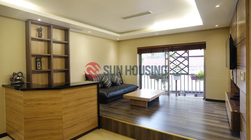 Apartment in Ba Dinh with full services and flowery balcony