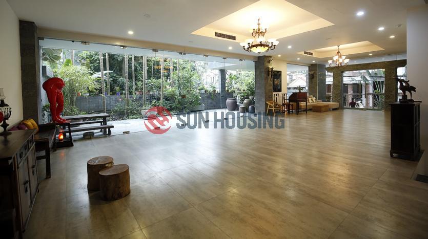 Apartment in Tay Ho Stunning and luxurious with balcony and coffee table