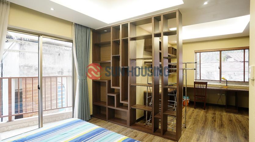 Apartment in Ba Dinh with full services and flowery balcony
