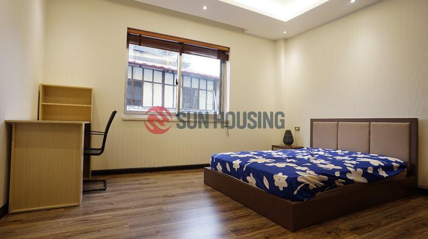 Apartment in Ba Dinh with full services and flowery balcony