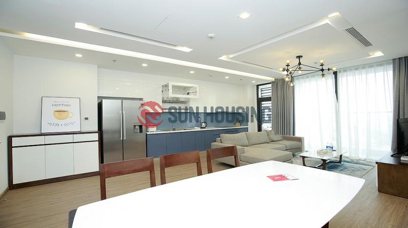 Apartment in Vinhomes Metropolis Large with balcony