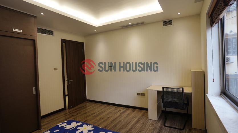 Apartment in Ba Dinh with full services and flowery balcony