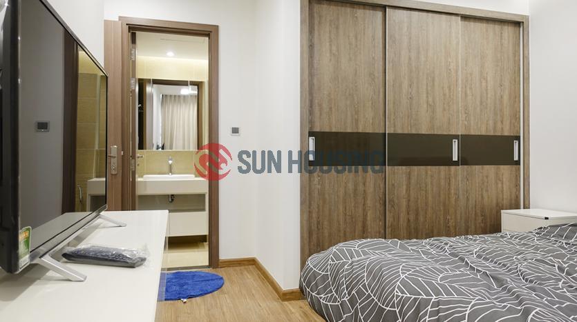 Nice-designed 2BR apartment for rent in Vinhomes Metropolis