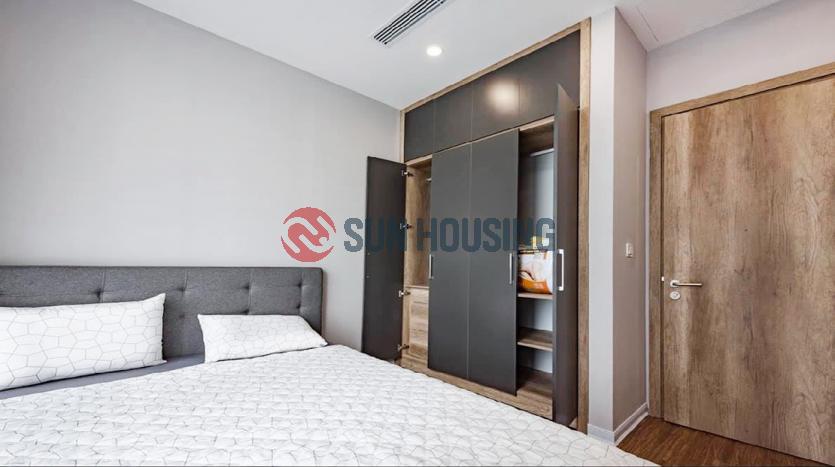 Rent a two-bedroom apartment in Vinhomes Metropolis