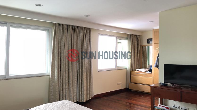 Apartment Ciputra E Building large 153sqm for 03 bedrooms