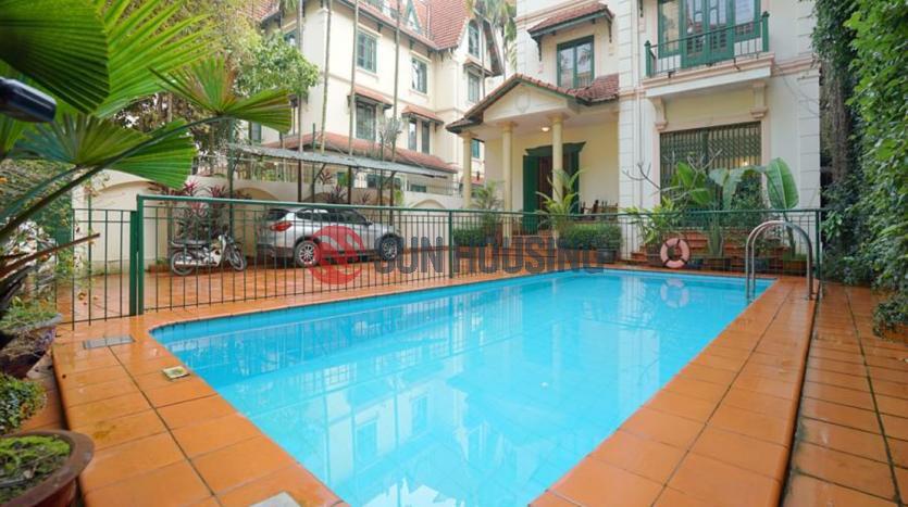 Villa in Tay Ho Splendid with garden and swimming pool