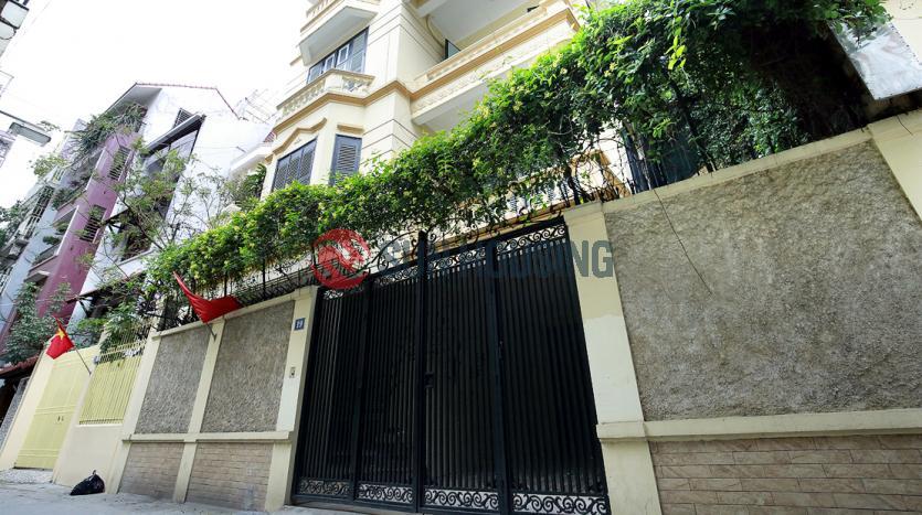 House in Tay Ho, Vong Thi with courtyard and garden