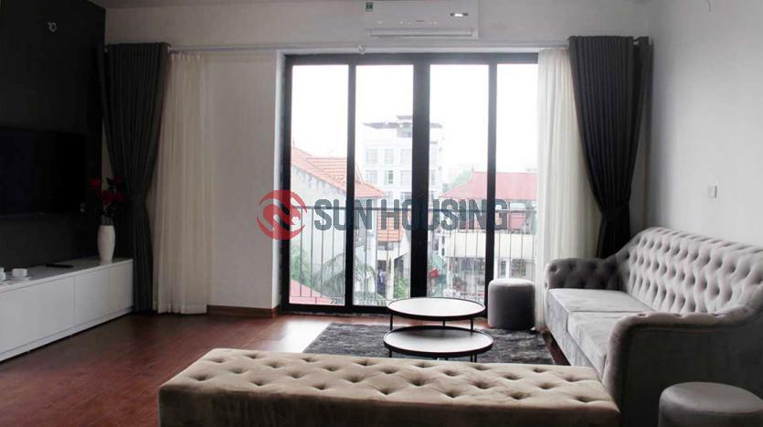 Apartment in Tay Ho Spacious with formal style and balcony