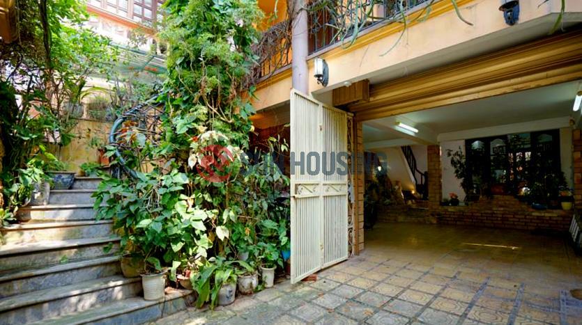 House Westlake Hanoi for rent with 4br in To Ngoc Van