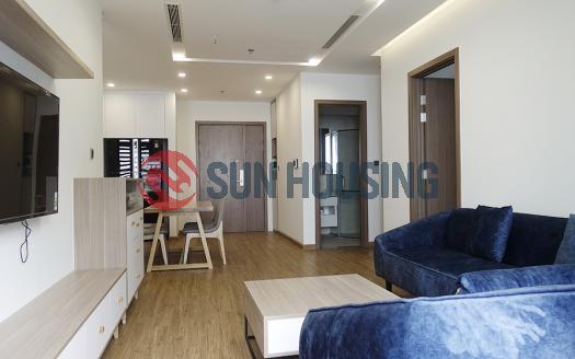 Bright and airy balcony apartment in Metropolis for rent
