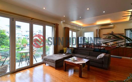 Hot deal – spacious apartment with big balcony with lake view in Westlake