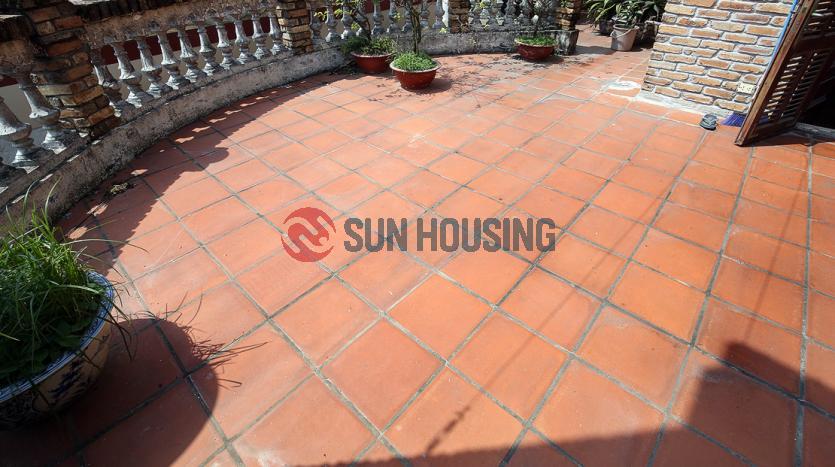 Swimming pool 5 bedroom house for rent in Tay Ho, good location