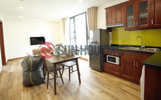 Serviced one bedroom apartment with much natural light in Westlake