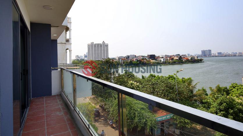 Brand-new 3 bedroom apartment in Westlake Hanoi, main street Xuan Dieu.