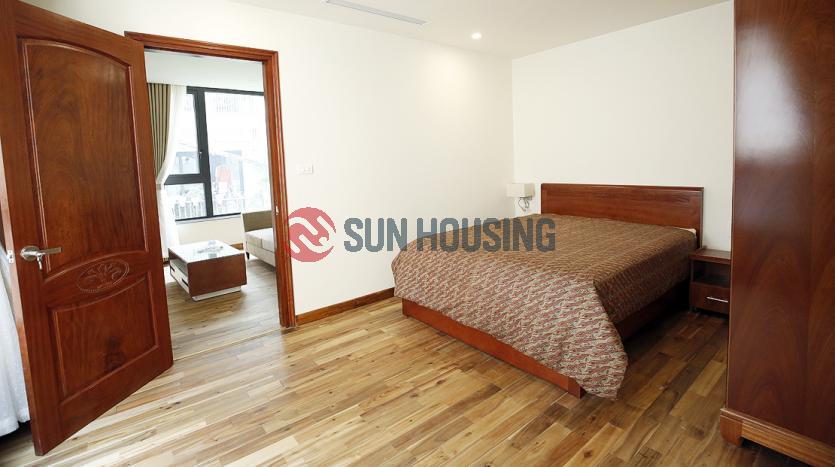 Serviced one bedroom apartment with much natural light in Westlake