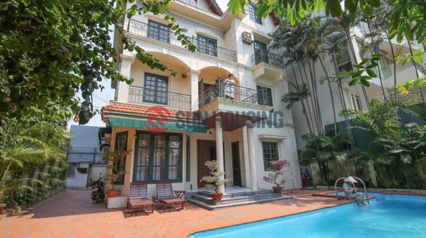 Garden 6 bedroom Tay Ho Villa for rent with big swimming pool