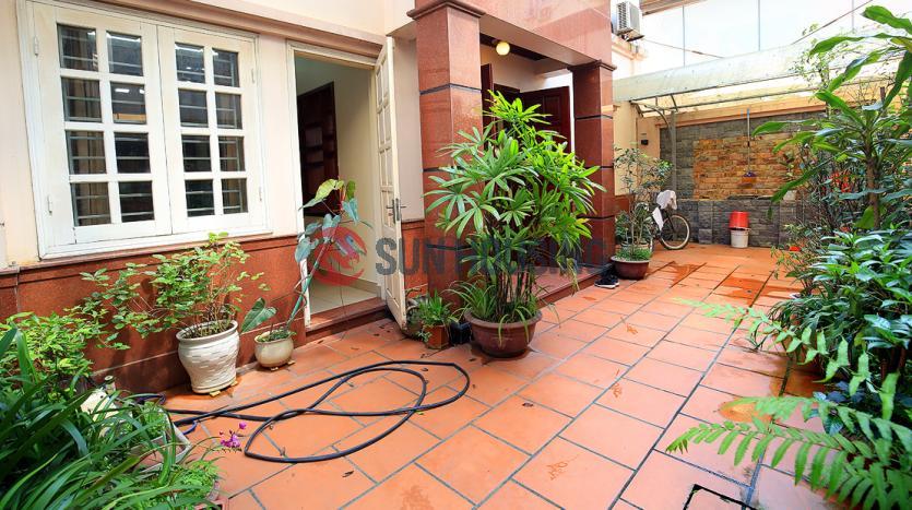 Five bedroom house for rent in Westlake Hanoi, Tay Ho street