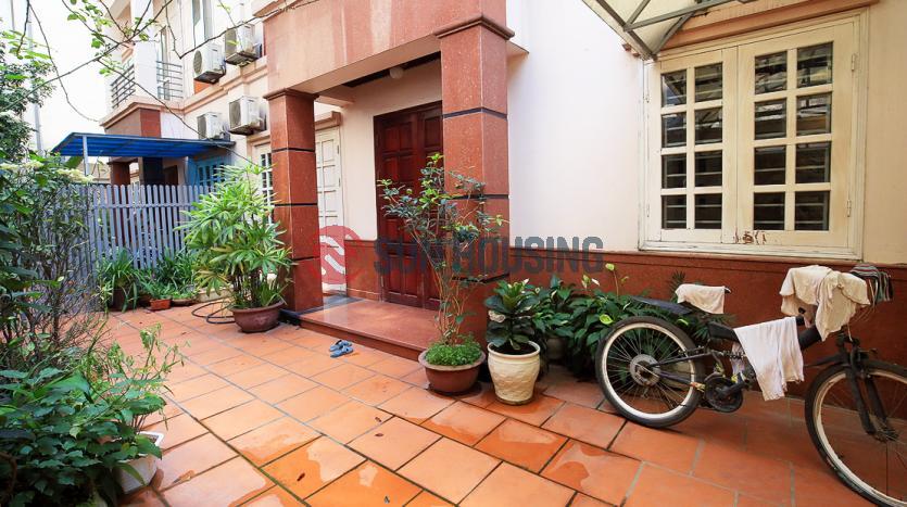 Five bedroom house for rent in Westlake Hanoi, Tay Ho street