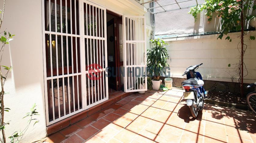 3 bedroom Tay Ho house with good price, available now