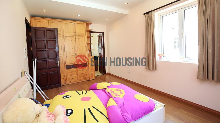 Five bedroom house for rent in Westlake Hanoi, Tay Ho street