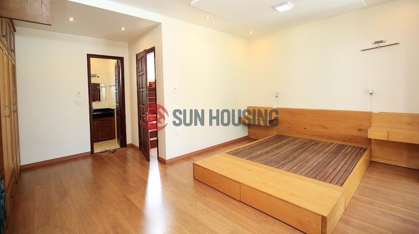 Five bedroom house for rent in Westlake Hanoi, Tay Ho street