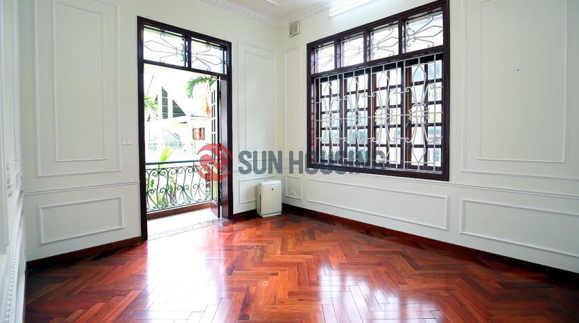 Unfurnished house for rent in Tay Ho Hanoi, 5 bedrooms