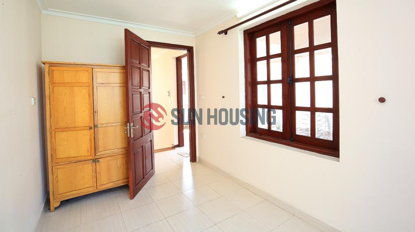 Five bedroom house for rent in Westlake Hanoi, Tay Ho street