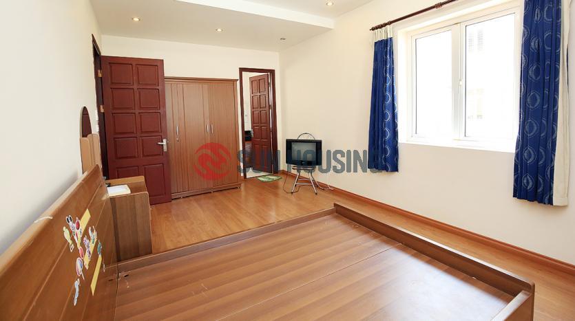 Five bedroom house for rent in Westlake Hanoi, Tay Ho street