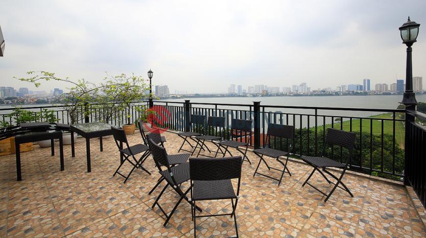 1 bedroom apartment in Tay Ho with big private terrace + lake view