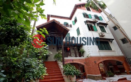 For rent Tay Ho center 4 bedroom Villa | 320 sqm land; Unfurnished