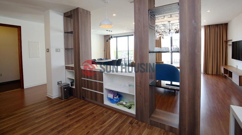 4 bedroom 4 bathroom apartment for rent in Tay Ho Center