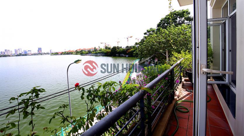 Unfurnished Lake view Tay Ho house for rent, 4 bedroom, car access
