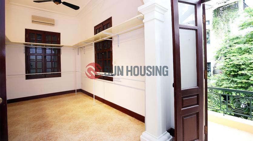 A classic Tay Ho garden Villa with 5 bedrooms for rent, 500 sqm land
